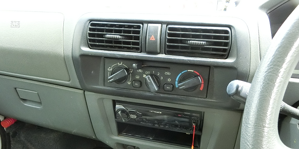 車の内装の傷や汚れが査定に与える影響